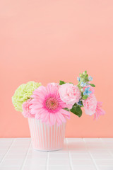 ガーベラとカーネーションの花束