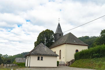 Fototapeta na wymiar Kirche in Ellweiler