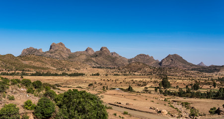 Äthiopien - Landschaft auf der Fahrt von Aksum zur Gheralta Lodge