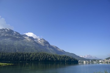 アルプスの湖畔