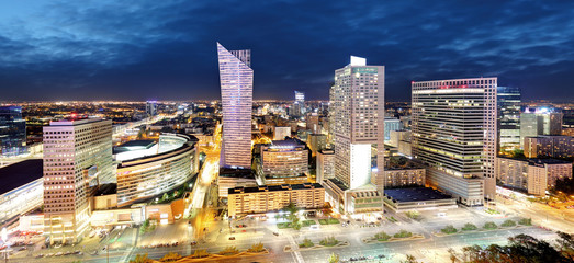 Fototapeta premium Panorama centrum Warszawy w nocy, Polska
