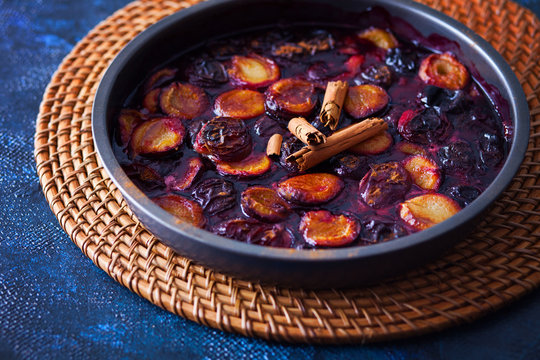 oven-baked plums