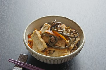 ゼンマイの煮物　家庭料理