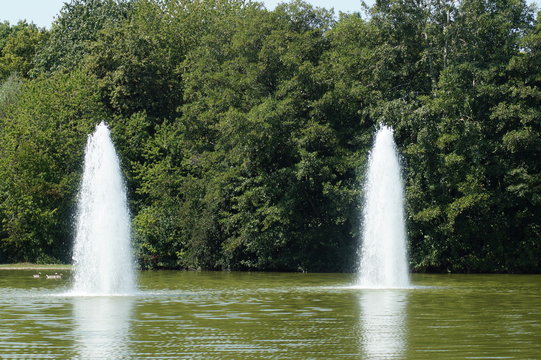 Zwei Springbrunnen