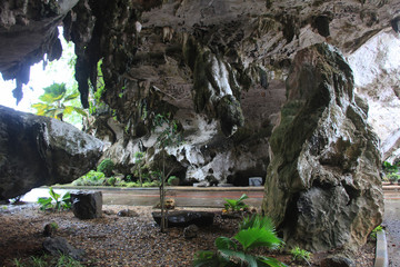 Obraz premium Top view in the cave at southern of Thailand beautiful in the summer.