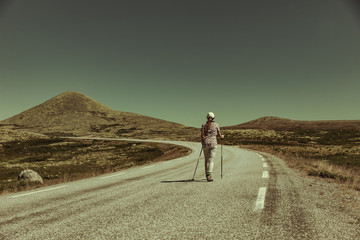 Wandern auf der Stra&szlig;e