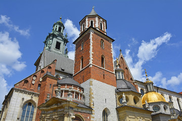 Obraz premium Wawel Cathedral on Wawel Hill in Krakow, also known as the Royal Archcathedral Basilica of Saints Stanislaus and Wenceslaus. 