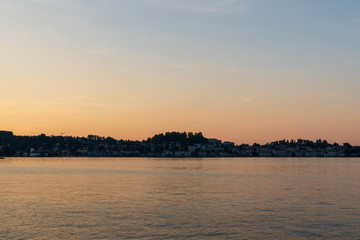 Naklejka premium Traunsee im Abendrot