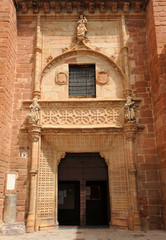 Fototapeta na wymiar Arquitectura plateresca. Portada de la Iglesia de San Bartolomé en Montoro, provincia de Córdoba, Andalucía, España