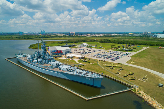 Aerial image of the USS Alabama at the Battleship Memorial Park