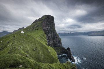 Il faro di Kallur, isole Faroe