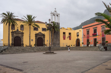 Fototapeta na wymiar Garachico town square with the facade of a former convent