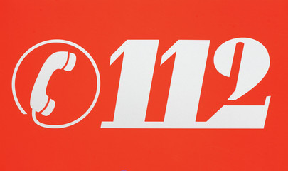 Rotes Schild 112 Notruf