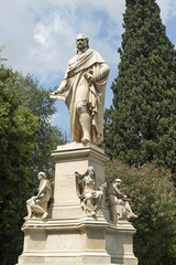 Fototapeta na wymiar Denkmal für Joannis Varvakis, Athen, Griechenland
