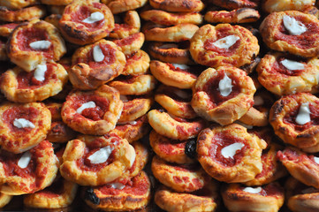 pizzette (small pizza) baked food