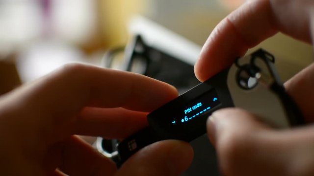 Tryng to steal funds from Ledger cold hardware Bitcoin cryptocurrency wallet, failing because of security PIN code