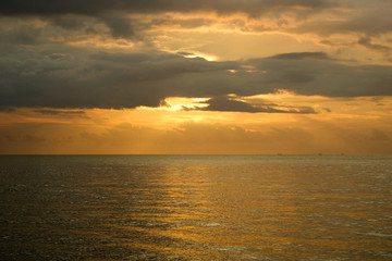 Fototapeta premium relaxing sunset over the sea in raja ampat archipelago
