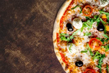 Photo sur Plexiglas Pizzeria Fond de pizza. Pizza prête à manger. Vue de dessus