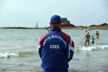 Police Nationale des plages (CRS)