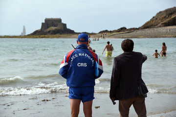 CRS des plages police nationale