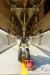 Aircraft's front landing gear compartment