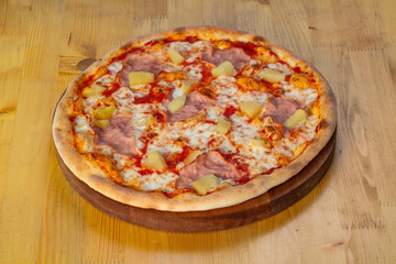 Pizza with ham