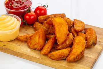 Fried potato with sauce