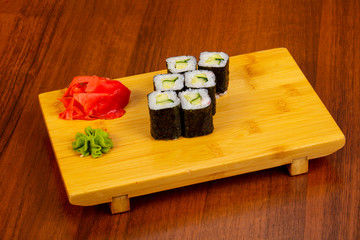 Cucumber maki roll