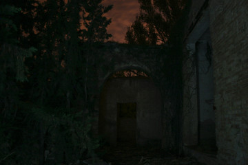 VESTIGIOS NOCTURNOS DEL PASADO