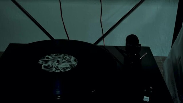 Turning on a vinyl player