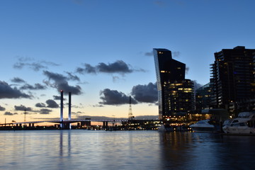 Naklejka premium Sea by the night