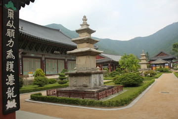 Fototapeta premium Unmunsa Buddhist Temple