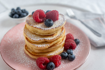 Pfannkuchen mit Beeren 