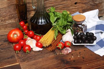 składniki na spagetti © katherine_gee