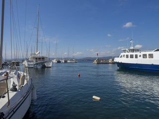 Fototapeta premium île des Embiez. Archipel en face de Six-Fours-les Plages accessible à partir du port du Brusc