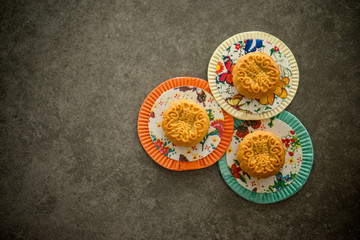 Mooncakes on Mid-Autumn lanterns