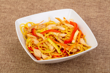Wok noodle with pork and vegetables