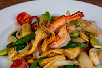 Stir fry with seafood