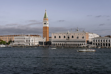 Fototapeta na wymiar laguna venezia, piazza san marco