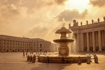 Fototapeta na wymiar Saint Peter's basilica in St Peter's square in Vatican, Rome Italy