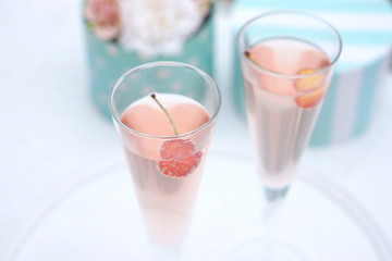 サクランボのシャンパン