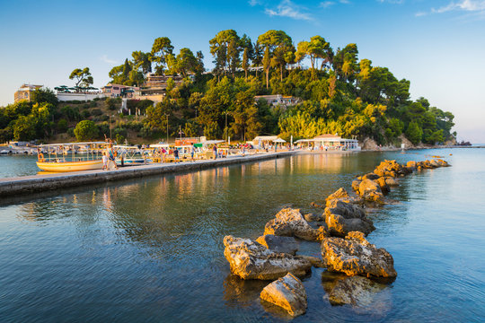 Kanoni Bilder Durchsuchen 1,521 Archivfotos, und