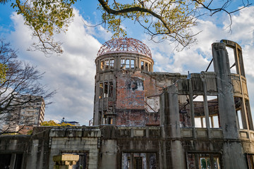 原爆ドーム  （ Atomic bomb dome ）