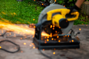 Electric iron cutter