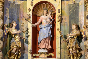 Vierge à l'Enfant. Eglise Notre-Dame de la Gorge. Les Contamines-Montjoie. / Virgin and Child....