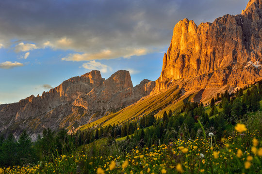 Italy Dolomites Schlern Rosengarten sunset
