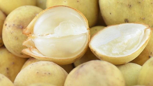 Fresh longkong fruit rotation
