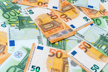 Fifty and one hundred Euro banknotes