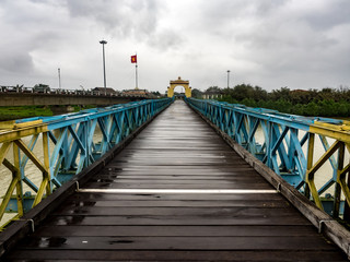 Fototapeta na wymiar ヒエンルオン橋（DMZ）＠ベトナム