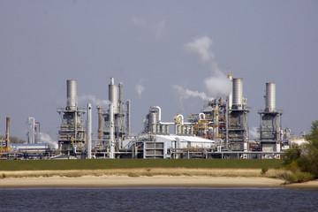 Fototapeta na wymiar Ölraffinerie in Hamburg, Deutschland, Europa
